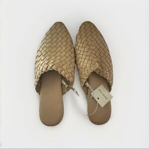 NWT Universal Thread Woven Slide Loafers in Tan